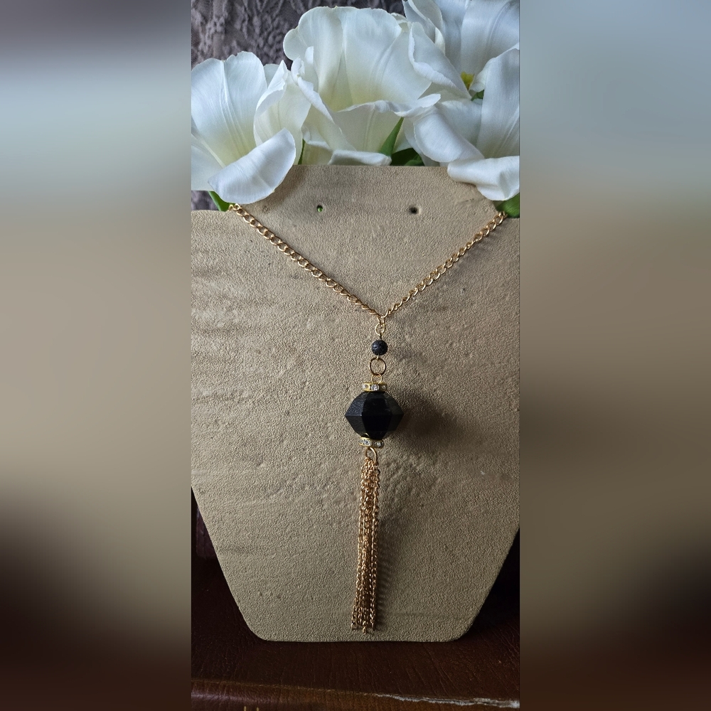 Midnight Revival Aromatherapy Tassel Necklace